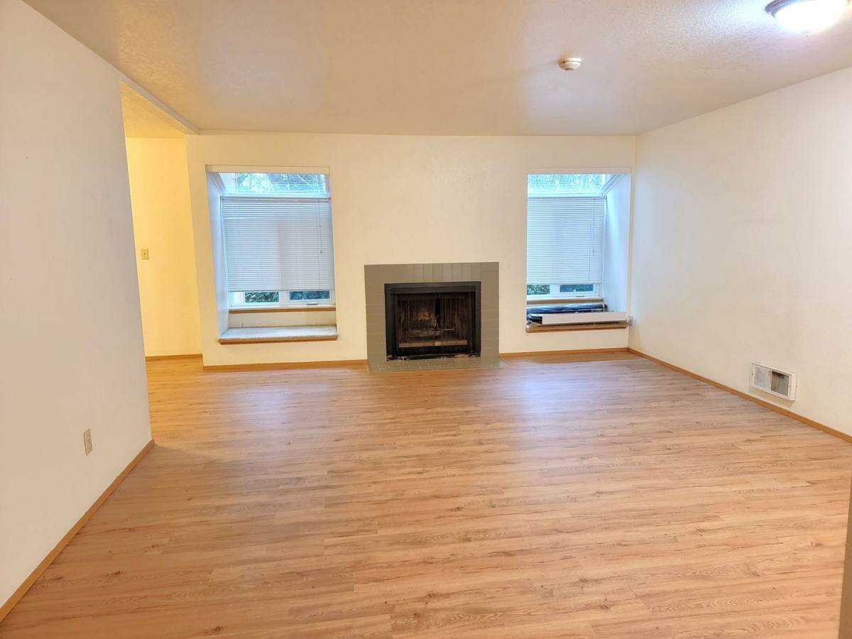 Condo for rent at 7404 W Lake Samm Py NE, Redmond, WA 98052