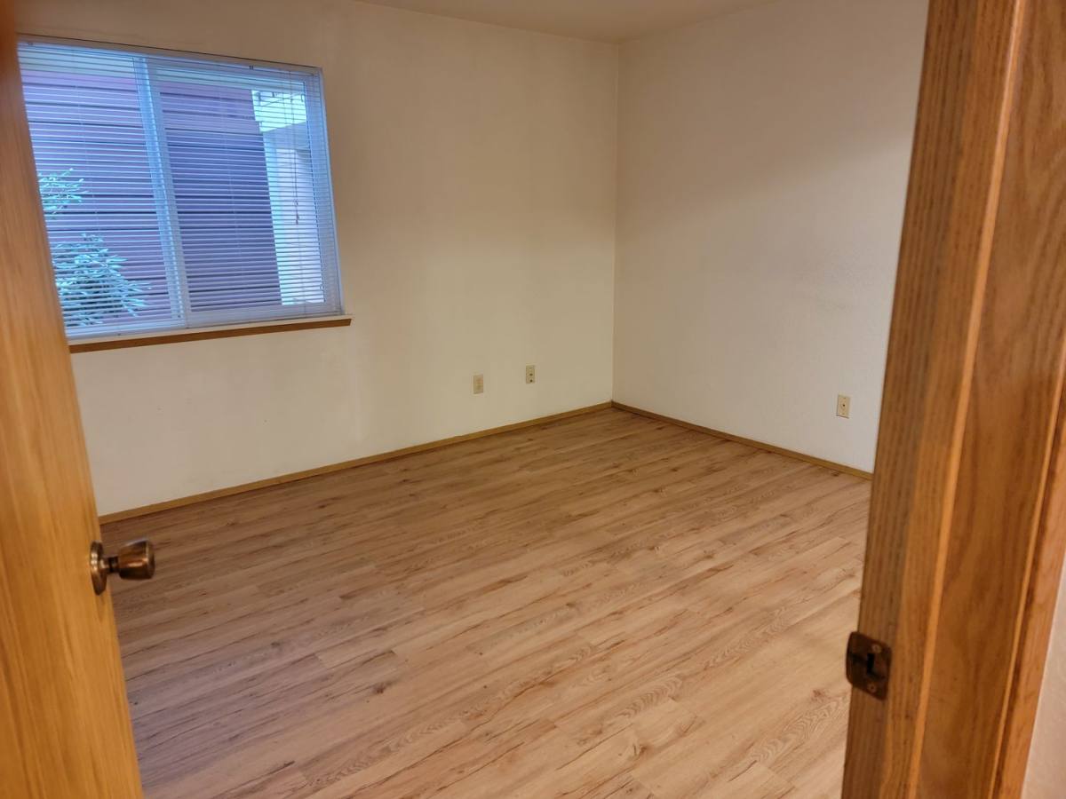 Condo for rent at 7404 W Lake Samm Py NE, Redmond, WA 98052