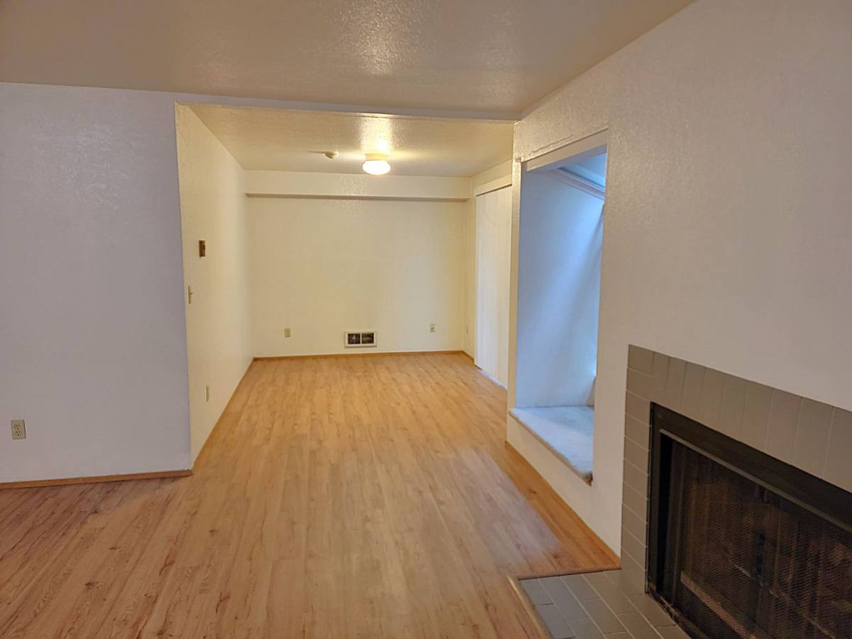 Condo for rent at 7404 W Lake Samm Py NE, Redmond, WA 98052