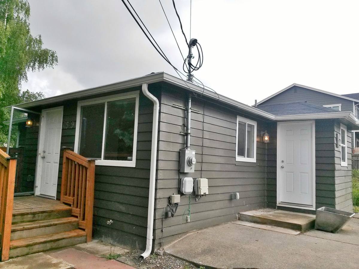 House for rent at 17529 44th Ave W, Lynnwood, WA 98036