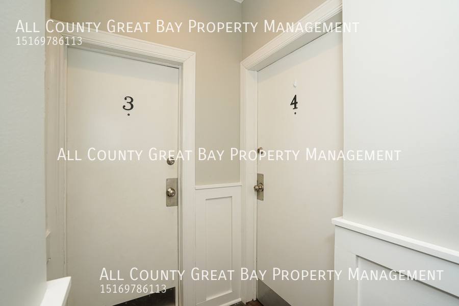 Apartment for rent at 8 Railroad Ave #4, Babylon, NY 11702