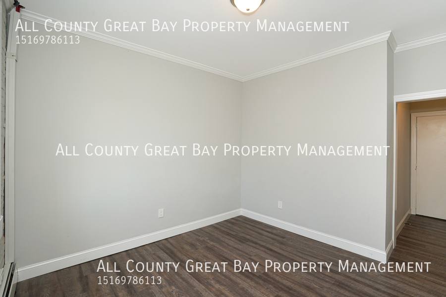 Apartment for rent at 8 Railroad Ave #4, Babylon, NY 11702