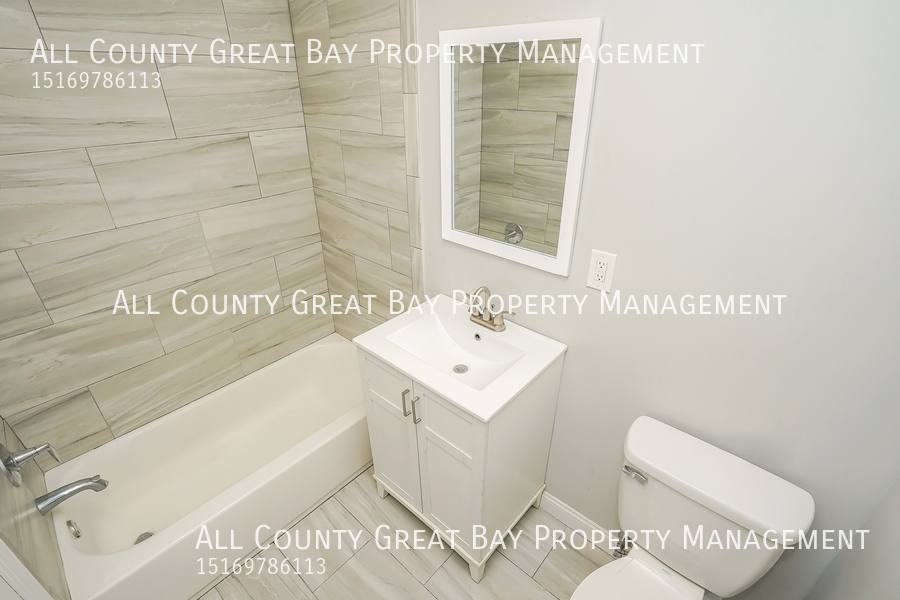 Apartment for rent at 8 Railroad Ave #4, Babylon, NY 11702
