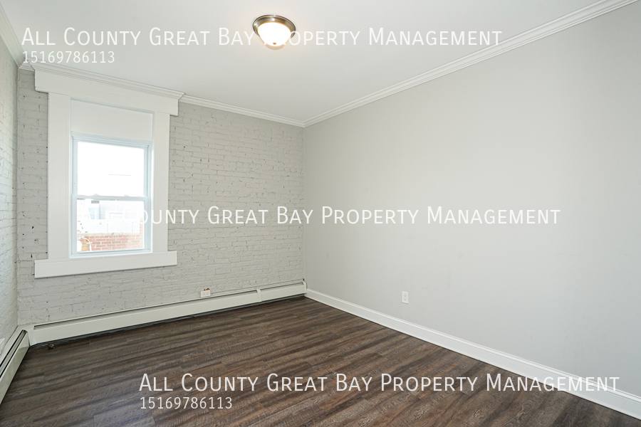 Apartment for rent at 8 Railroad Ave #4, Babylon, NY 11702