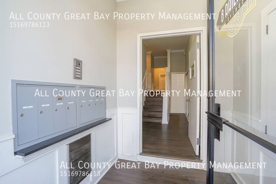 Apartment for rent at 8 Railroad Ave #4, Babylon, NY 11702