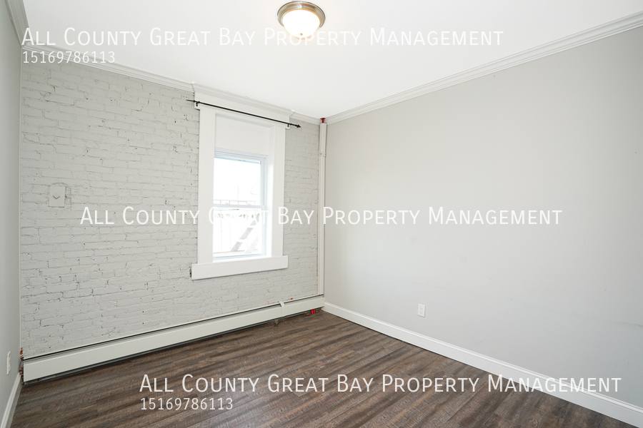Apartment for rent at 8 Railroad Ave #4, Babylon, NY 11702
