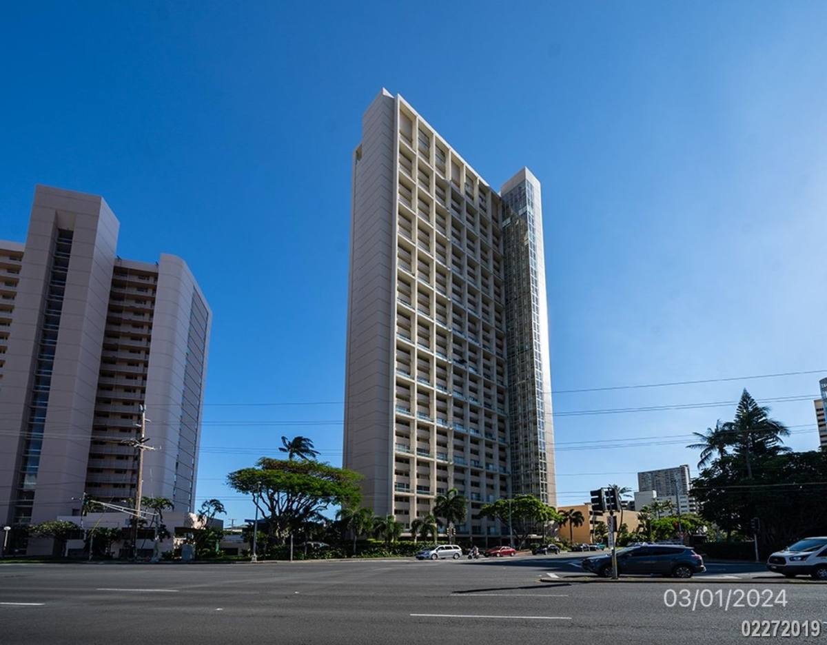 Apartment for rent at 555 University Ave, Honolulu, HI 96826