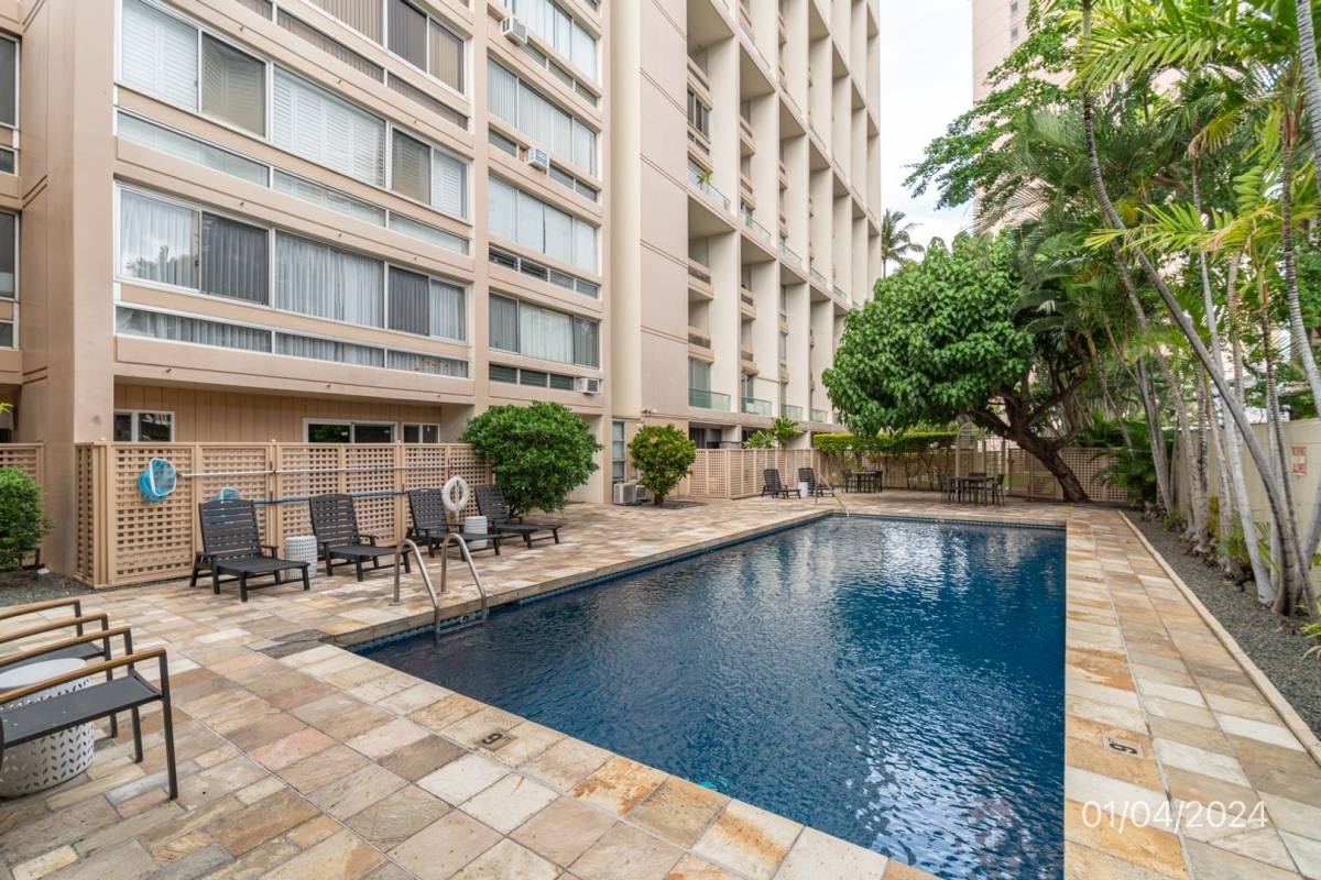 Apartment for rent at 555 University Ave, Honolulu, HI 96826
