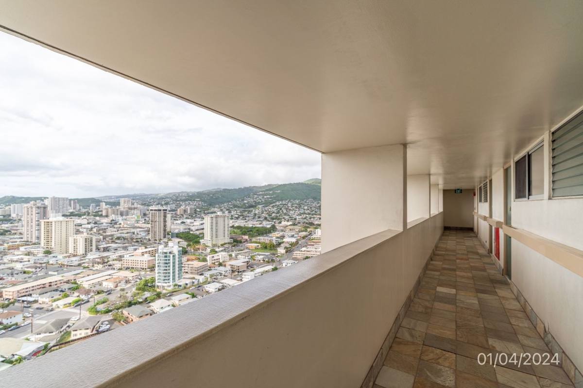 Apartment for rent at 555 University Ave, Honolulu, HI 96826