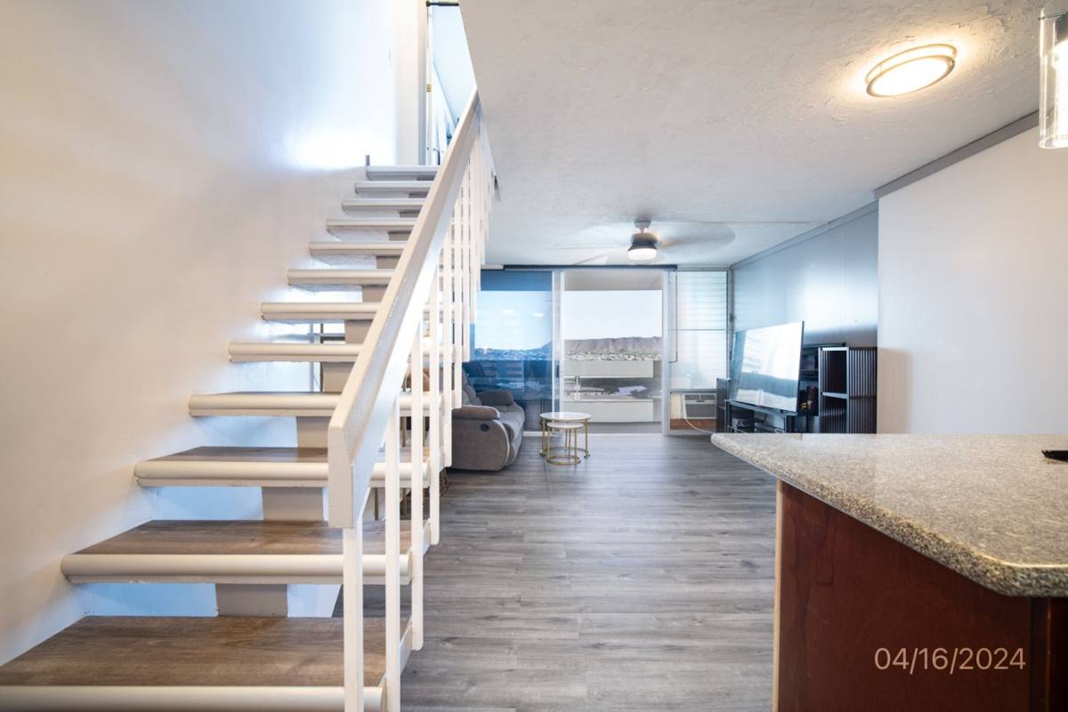 Apartment for rent at 555 University Ave, Honolulu, HI 96826