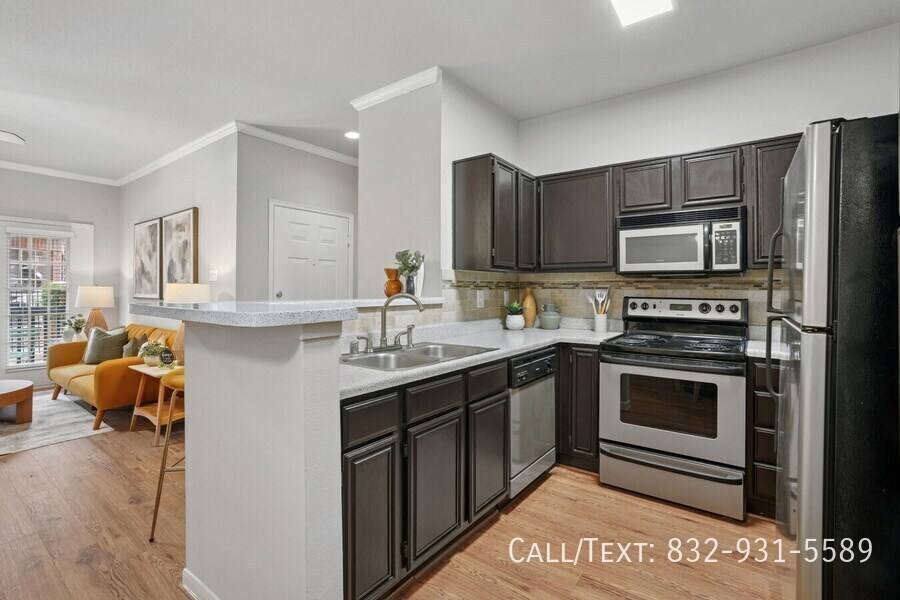 Apartment for rent at 2643 W Alabama St #INV1, Houston, TX 77098