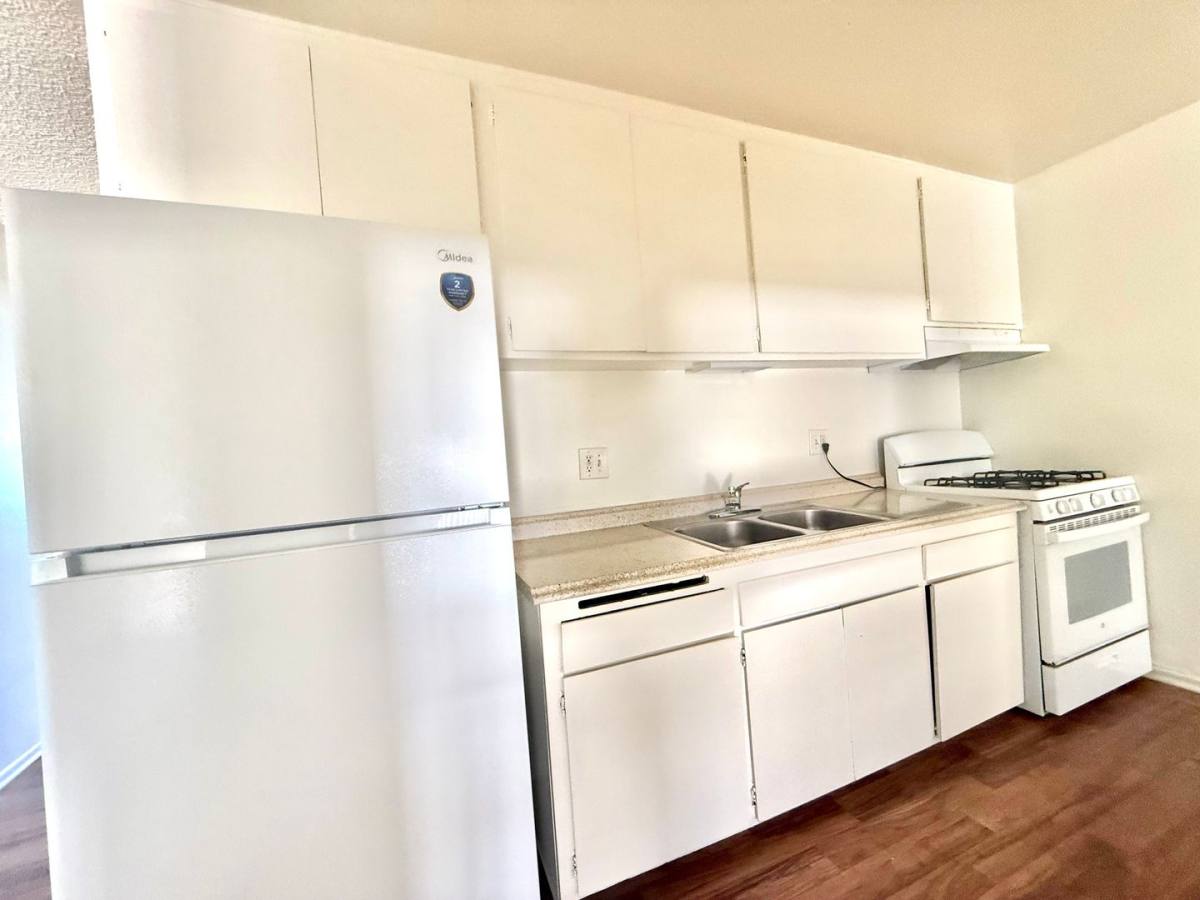 Apartment for rent at 3943 N H St, San Bernardino, CA 92407
