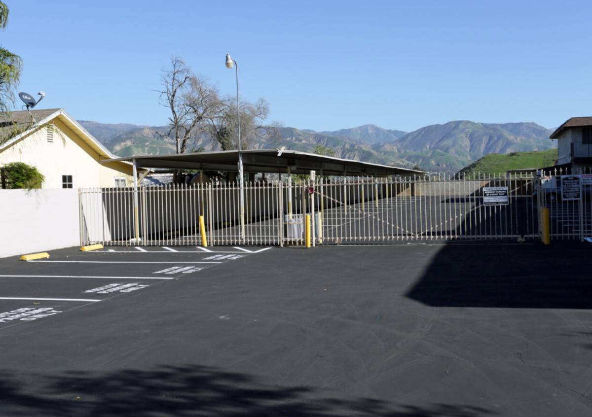 Apartment for rent at 3943 N H St, San Bernardino, CA 92407