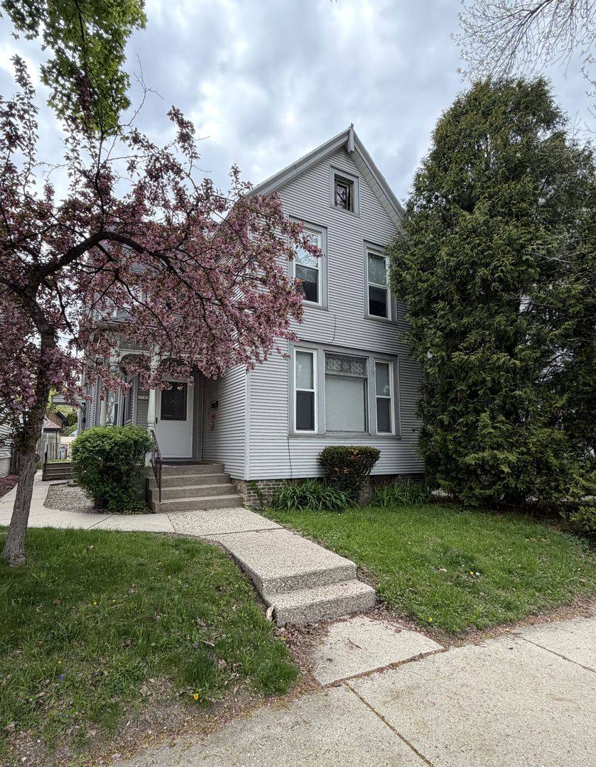 Townhouse for rent at 2543A S Graham St, Milwaukee, WI 53207