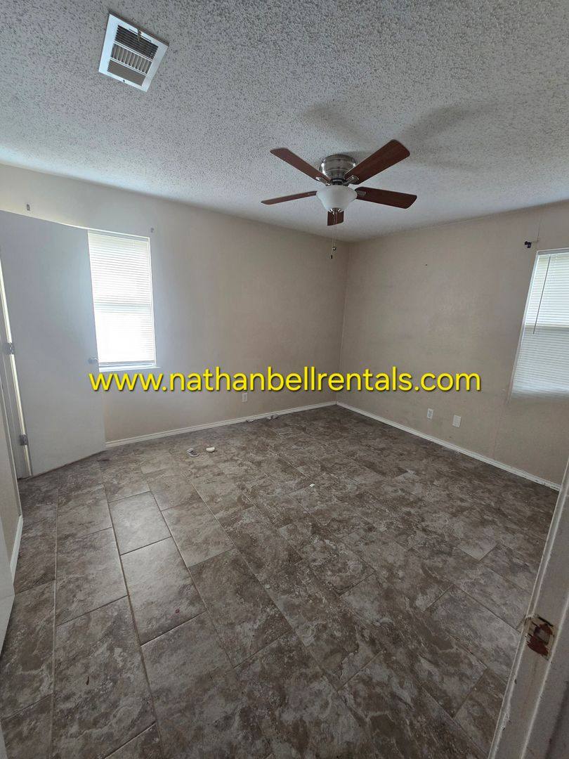 Apartment for rent at 1665-1679 Ballard, Paris, TX 75460