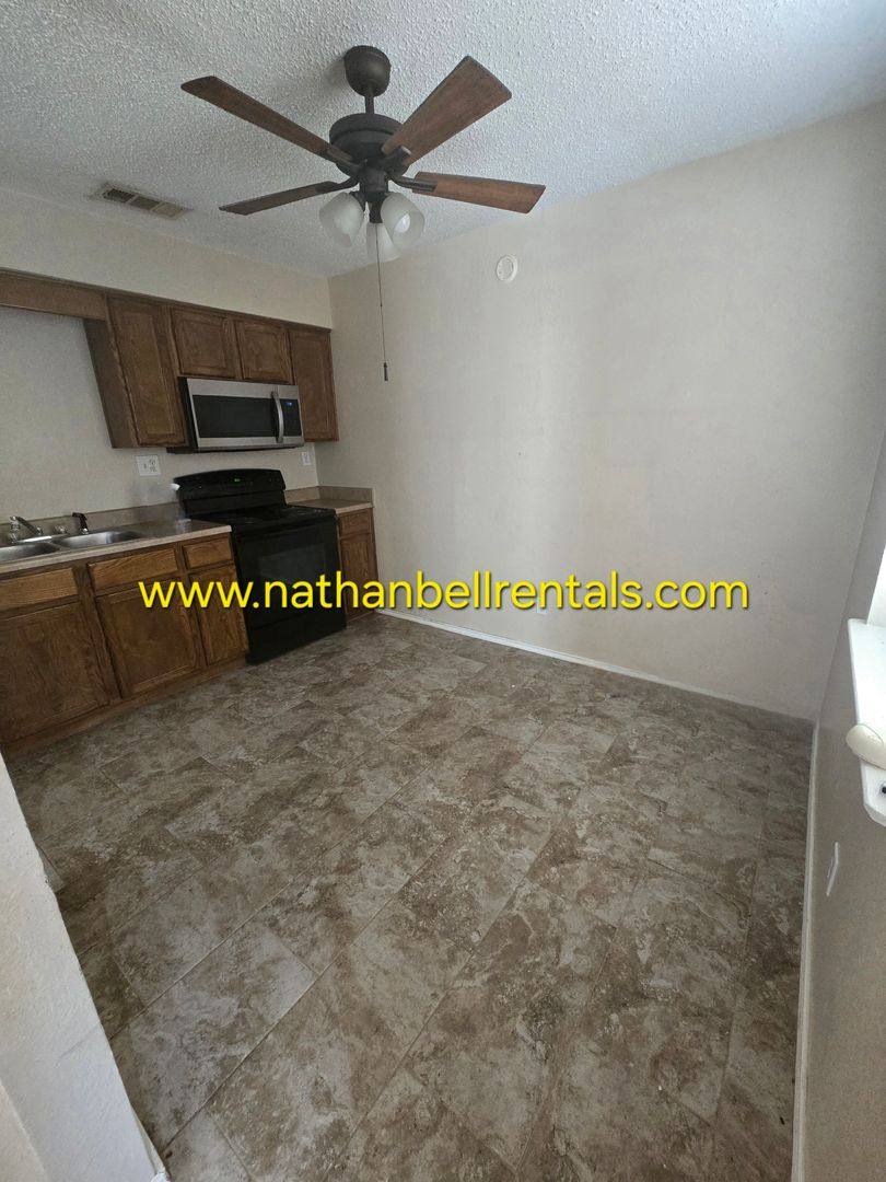 Apartment for rent at 1665-1679 Ballard, Paris, TX 75460