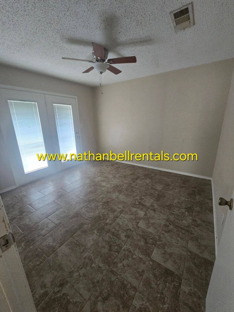 Apartment for rent at 1665-1679 Ballard, Paris, TX 75460