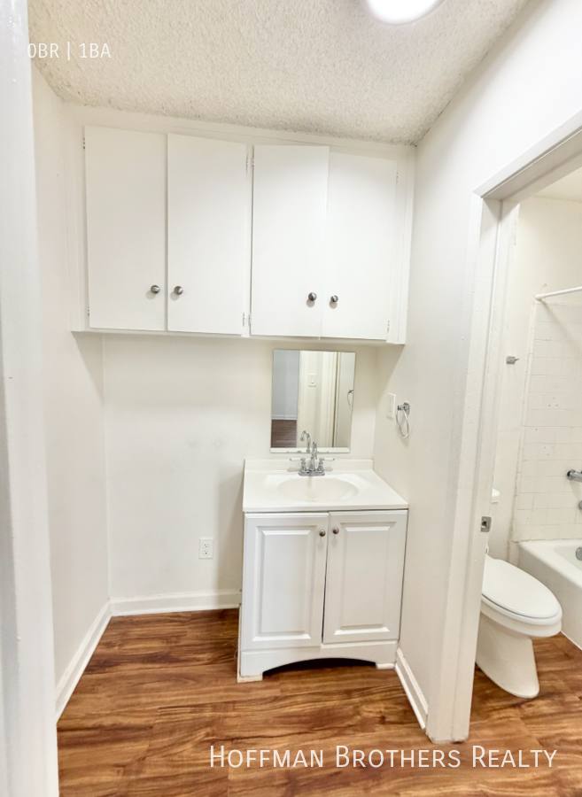 Apartment for rent at 4334 Berryman Ave #1, Los Angeles, CA 90066