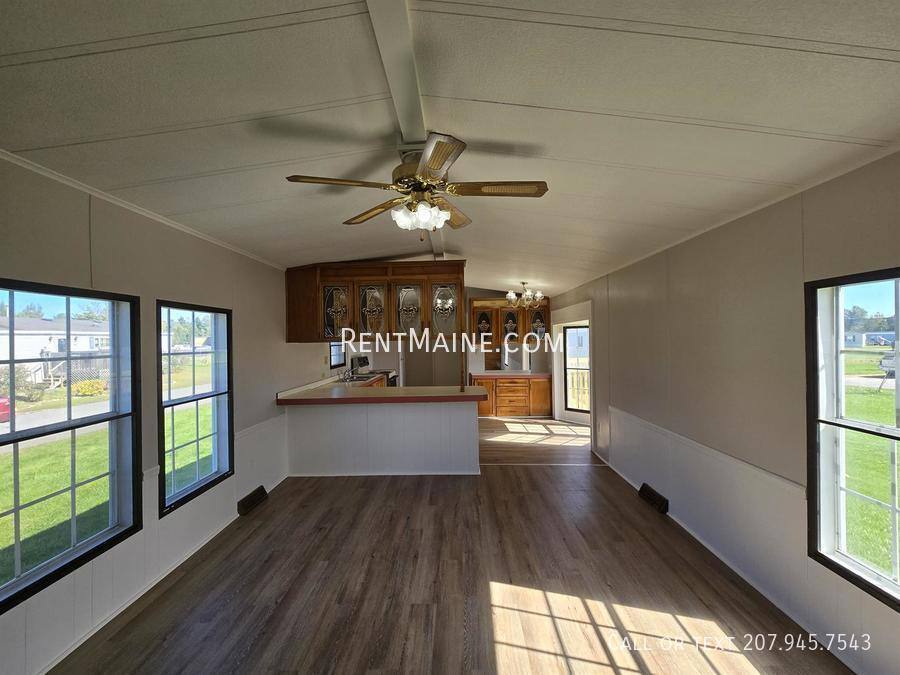 Apartment for rent at 118 E St, Pittsfield, ME 04967