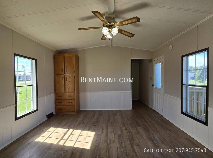 Apartment for rent at 118 E St, Pittsfield, ME 04967
