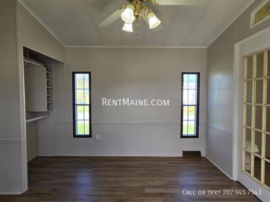 Apartment for rent at 118 E St, Pittsfield, ME 04967