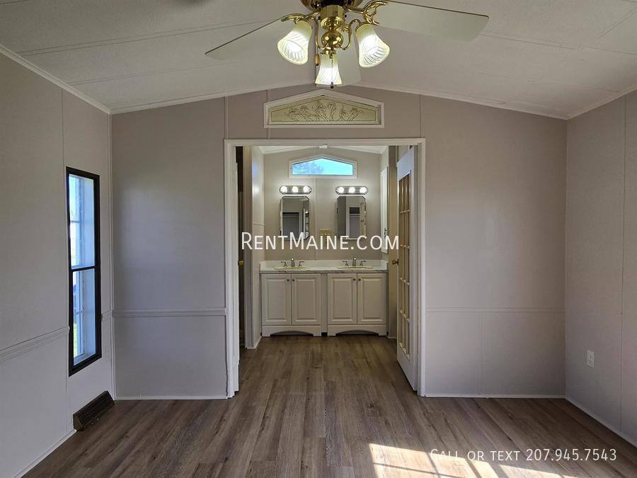 Apartment for rent at 118 E St, Pittsfield, ME 04967