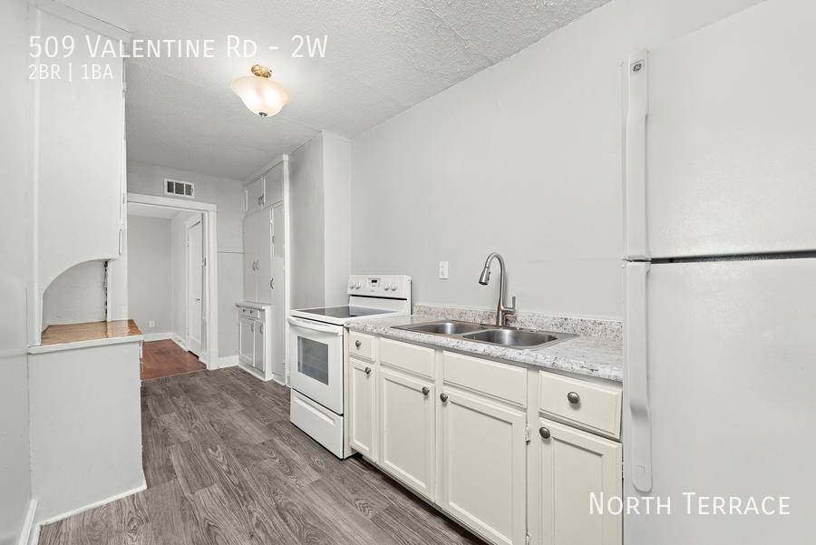Apartment for rent at 509 Valentine Rd #2W, Kansas City, MO 64111