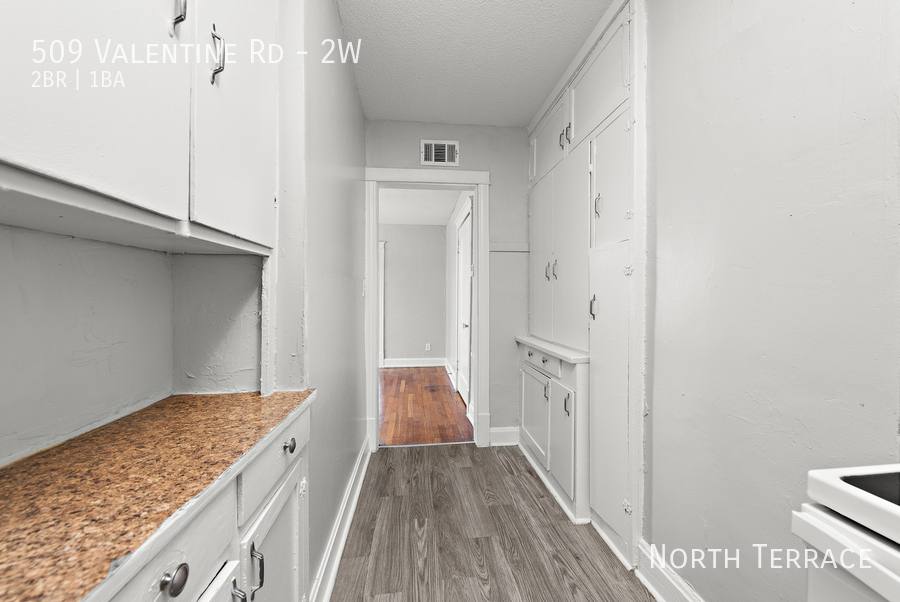 Apartment for rent at 509 Valentine Rd #2W, Kansas City, MO 64111