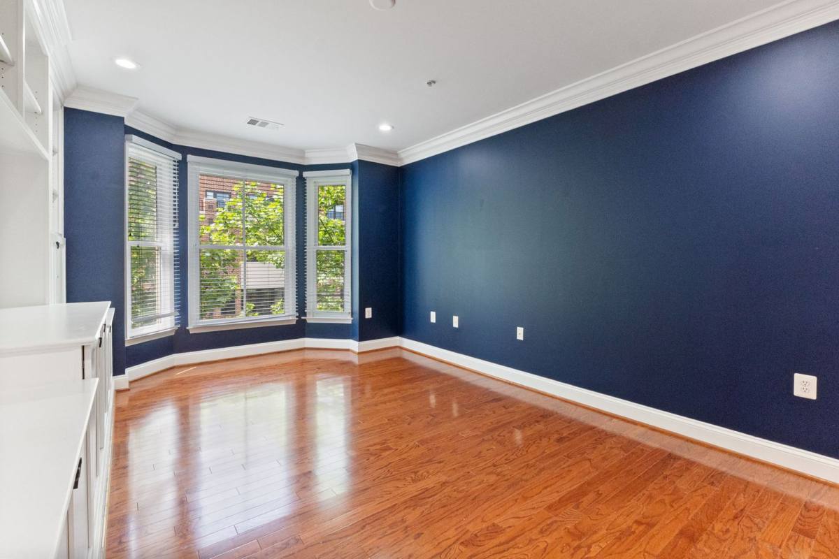 Apartment for rent at 1115 Cameron St, Alexandria, VA 22314