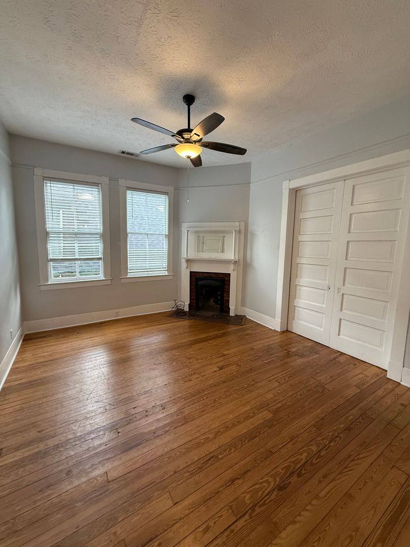 Apartment for rent at 11-15 E 32nd St, Savannah, GA 31401
