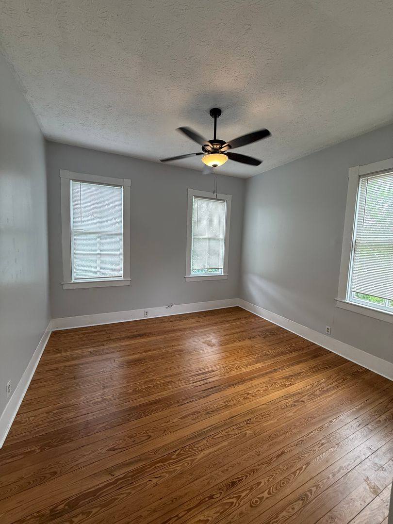 Apartment for rent at 11-15 E 32nd St, Savannah, GA 31401
