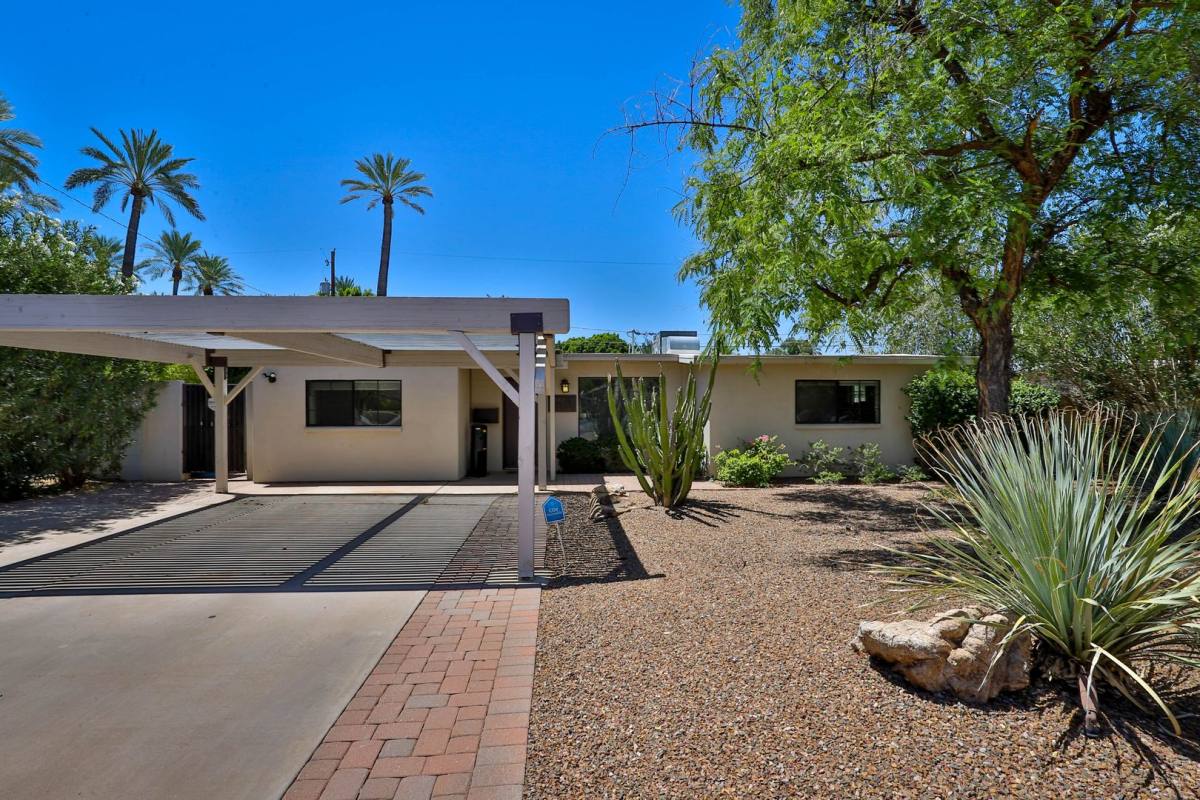 House for rent at 4243 E Campbell Ave, Phoenix, AZ 85018