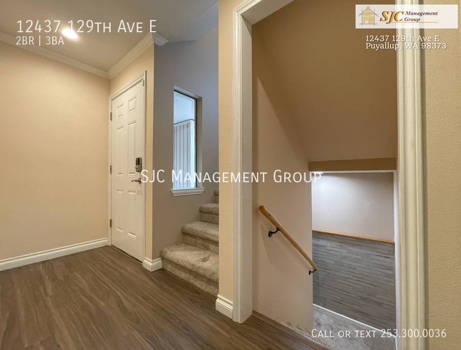 Townhouse for rent at 12437 129th Ave E, Puyallup, WA 98373