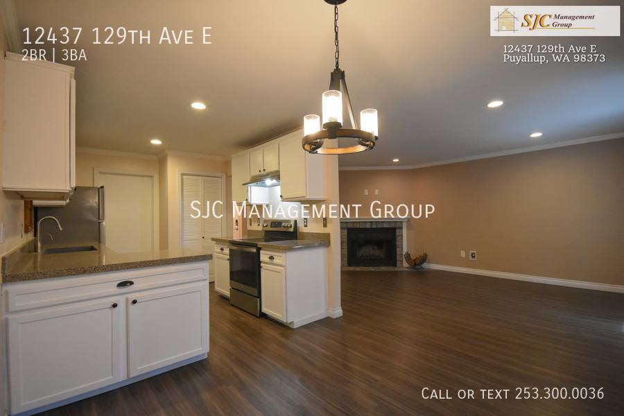 Townhouse for rent at 12437 129th Ave E, Puyallup, WA 98373