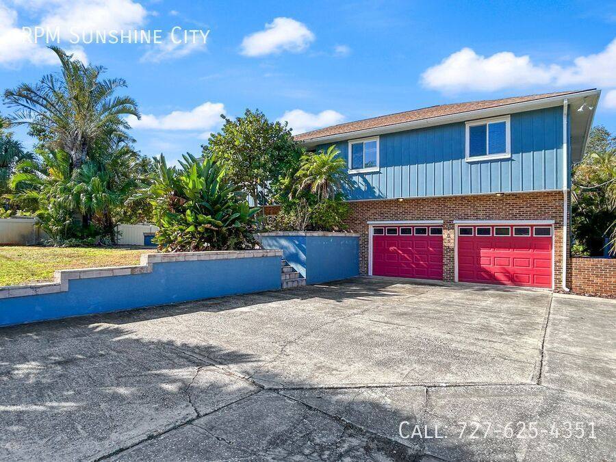 House for rent at 3033 Pineview Dr, Holiday, FL 34691