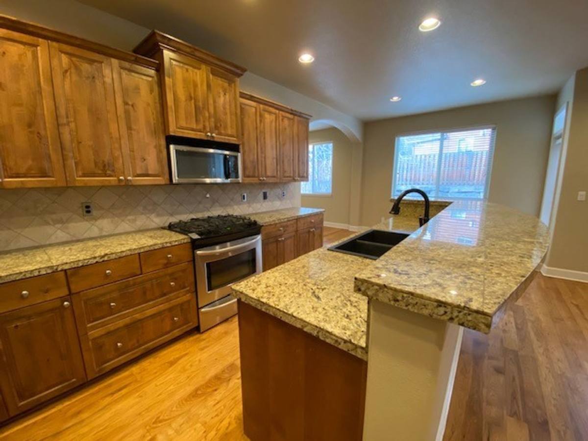 House for rent at 61259 Morning Tide Place, Bend, OR 97702