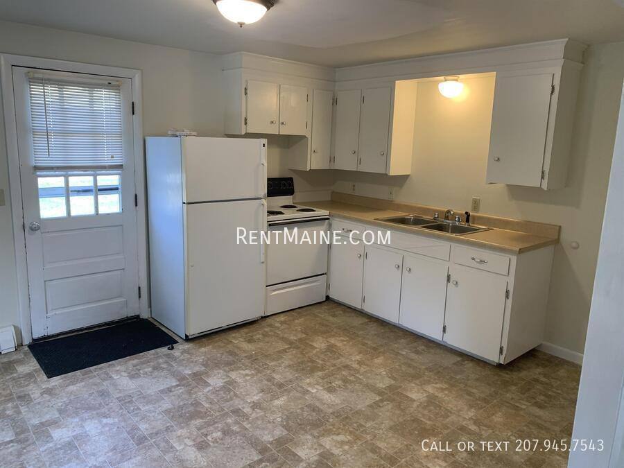 Townhouse for rent at 232 Mount Hope Ave, Bangor, ME 04401