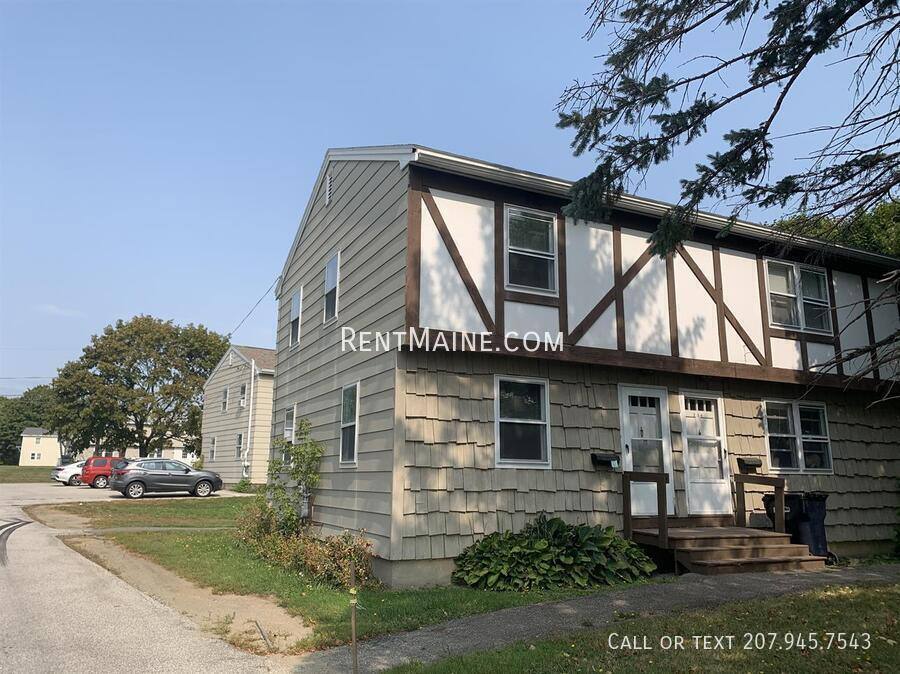 Townhouse for rent at 232 Mount Hope Ave, Bangor, ME 04401