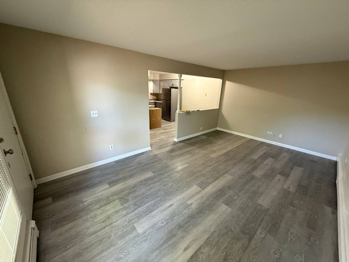 Apartment for rent at 2415 Paradise Ave, Rockford, IL 61103