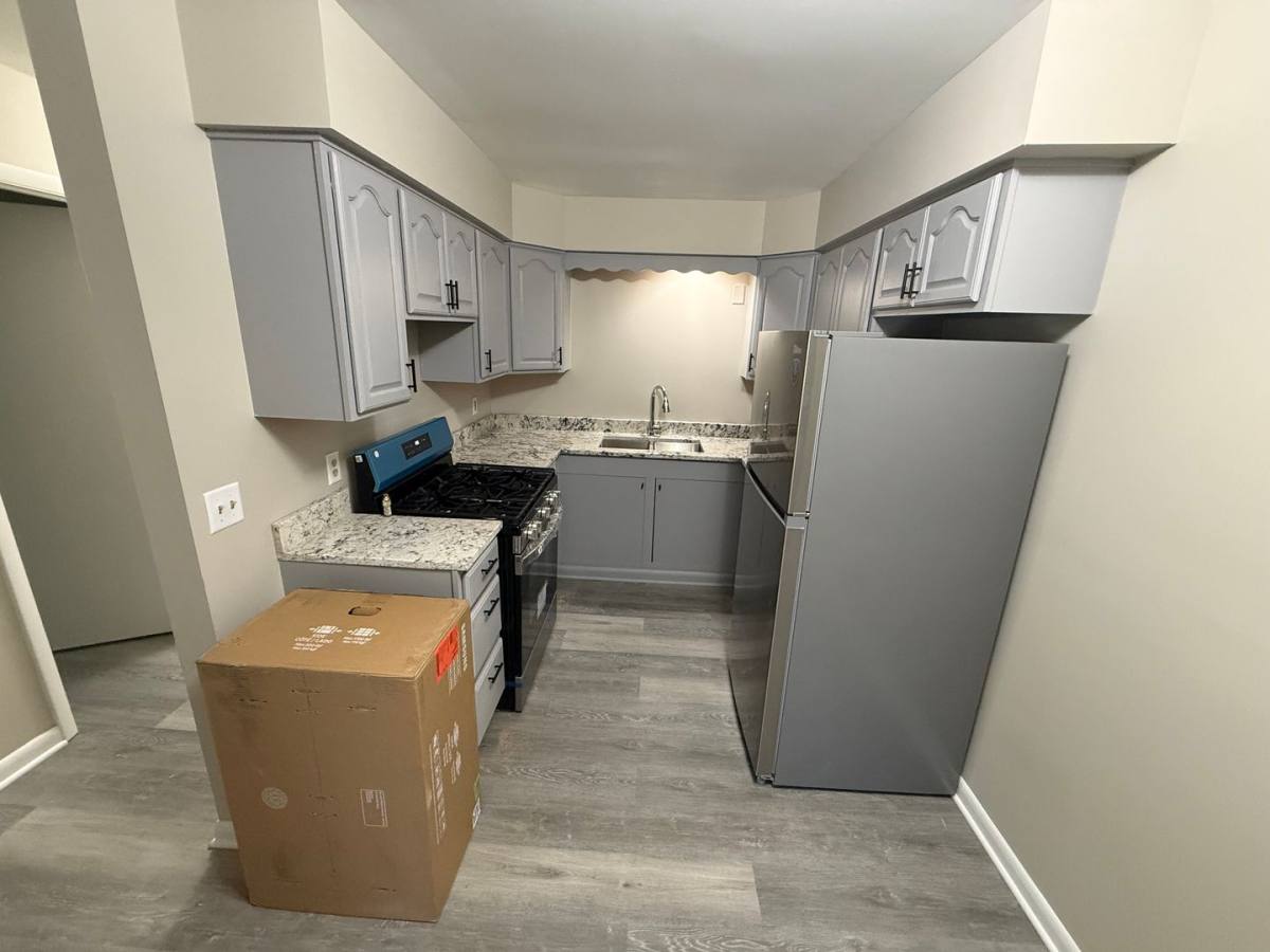 Apartment for rent at 2415 Paradise Ave, Rockford, IL 61103