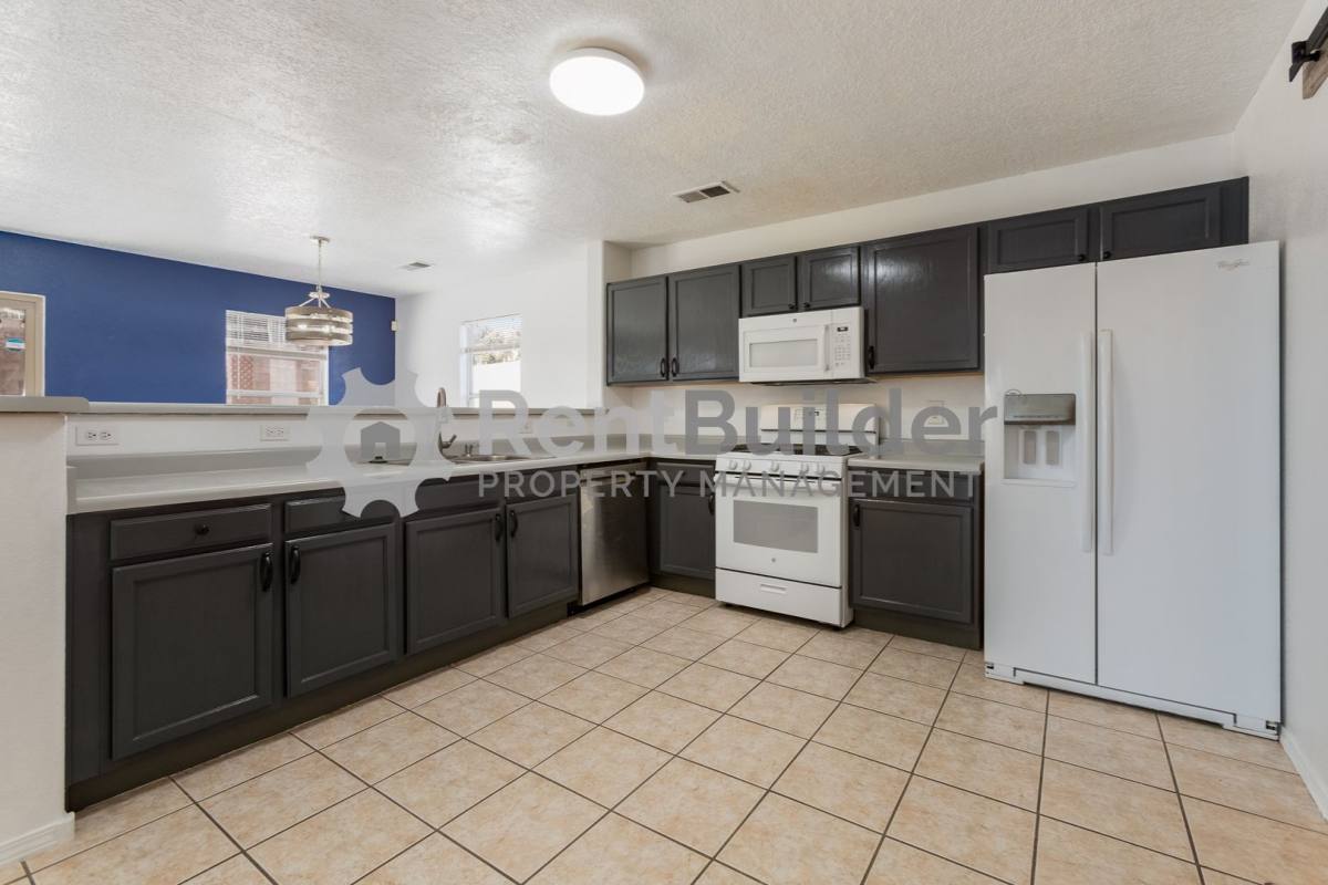 House for rent at 5008 Shadow Rock Rd NW, Albuquerque, NM 87114