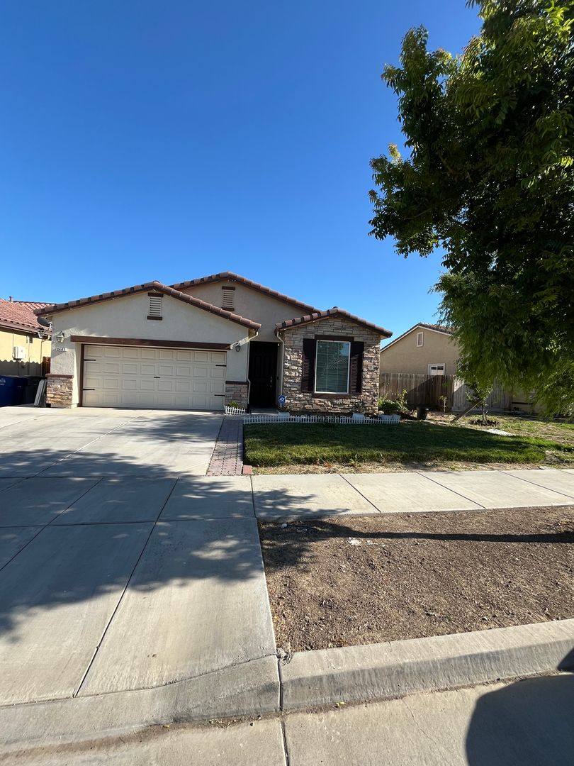 House for rent at 2487 N Mountainside Dr, Los Banos, CA 93635