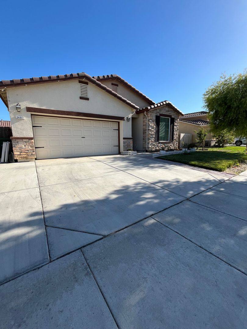 House for rent at 2487 N Mountainside Dr, Los Banos, CA 93635