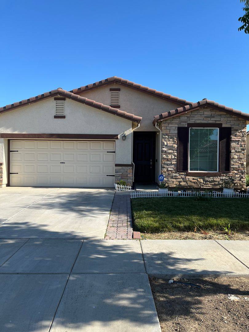 House for rent at 2487 N Mountainside Dr, Los Banos, CA 93635