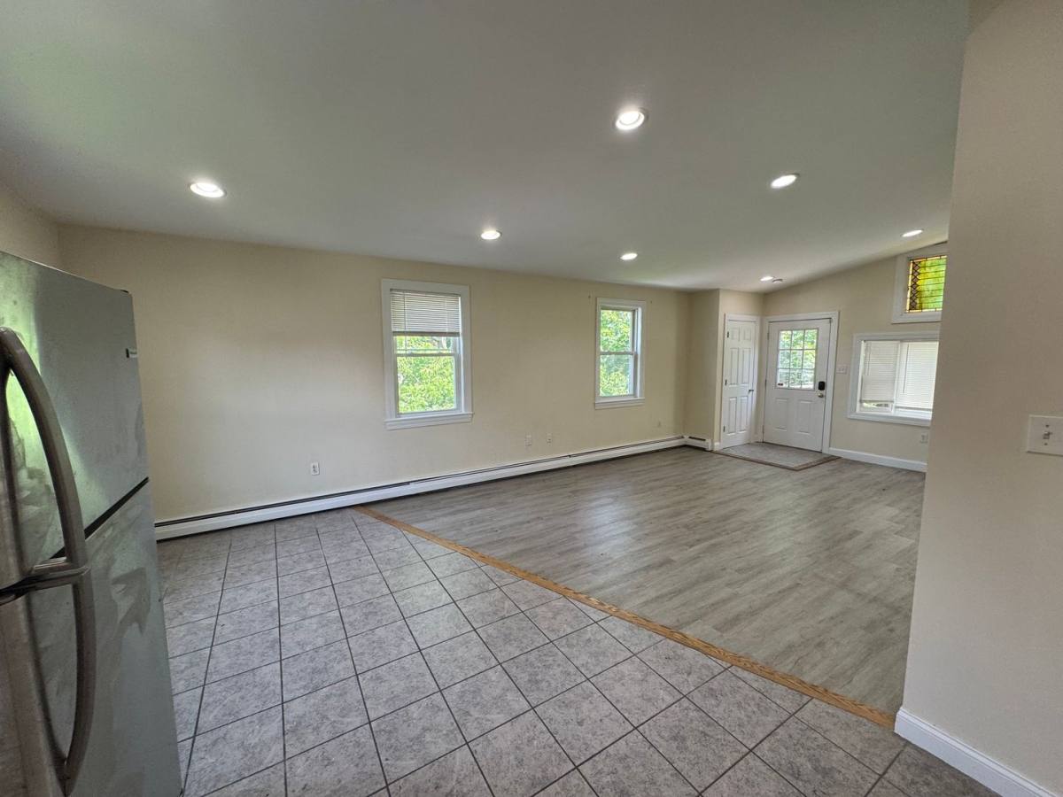 Apartment for rent at 1-3 Yeaton Place, Haverhill, MA 01832