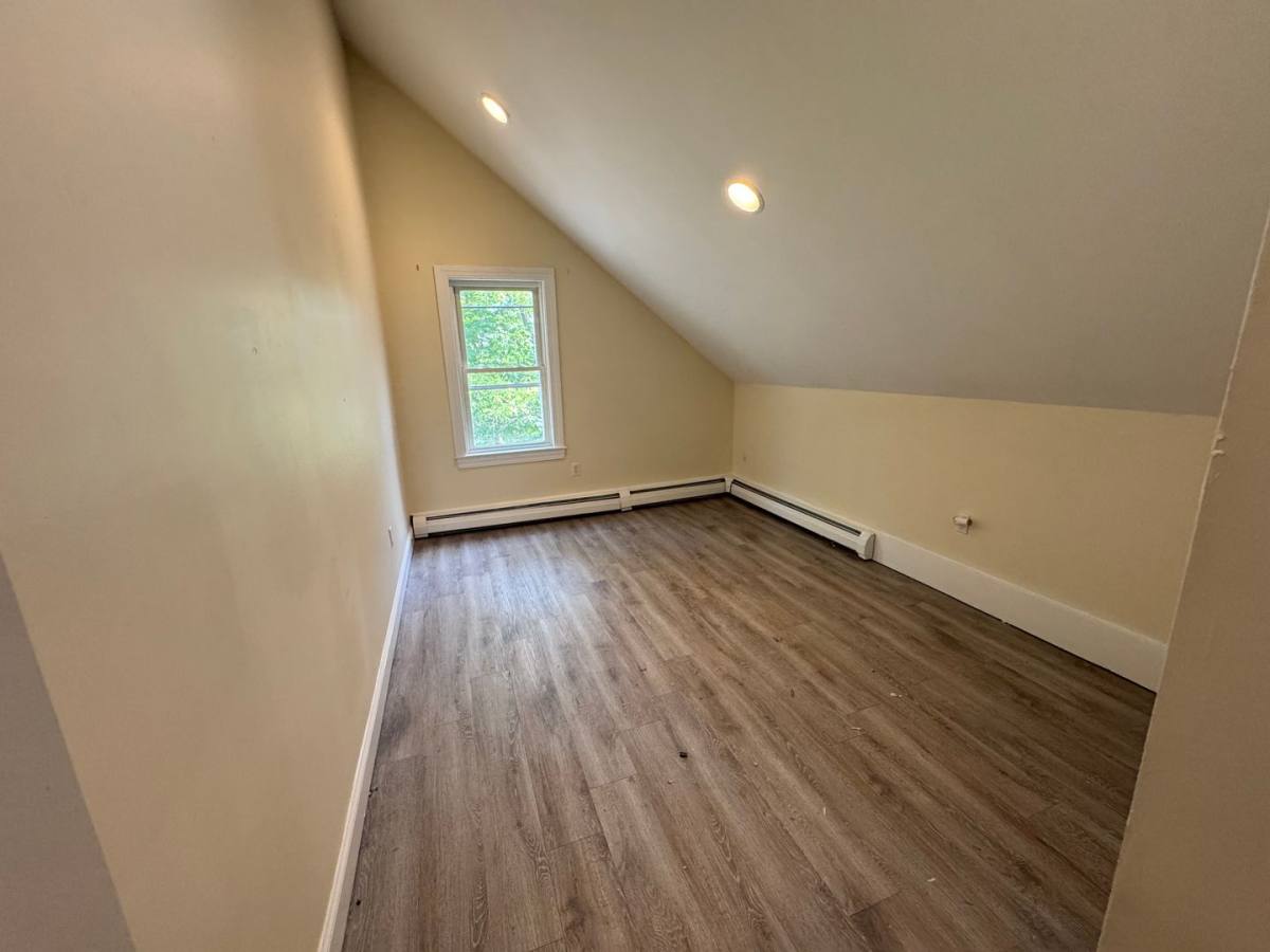 Apartment for rent at 1-3 Yeaton Place, Haverhill, MA 01832