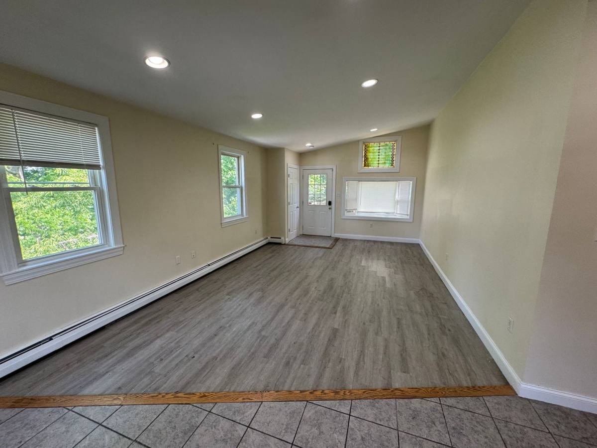 Apartment for rent at 1-3 Yeaton Place, Haverhill, MA 01832