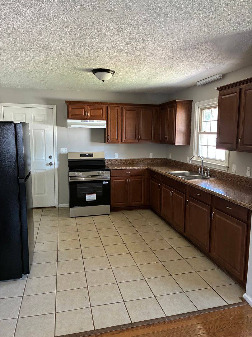 House for rent at 609 Dunbar St, Greenville, SC 29601