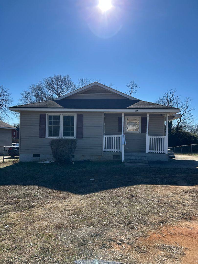 House for rent at 609 Dunbar St, Greenville, SC 29601