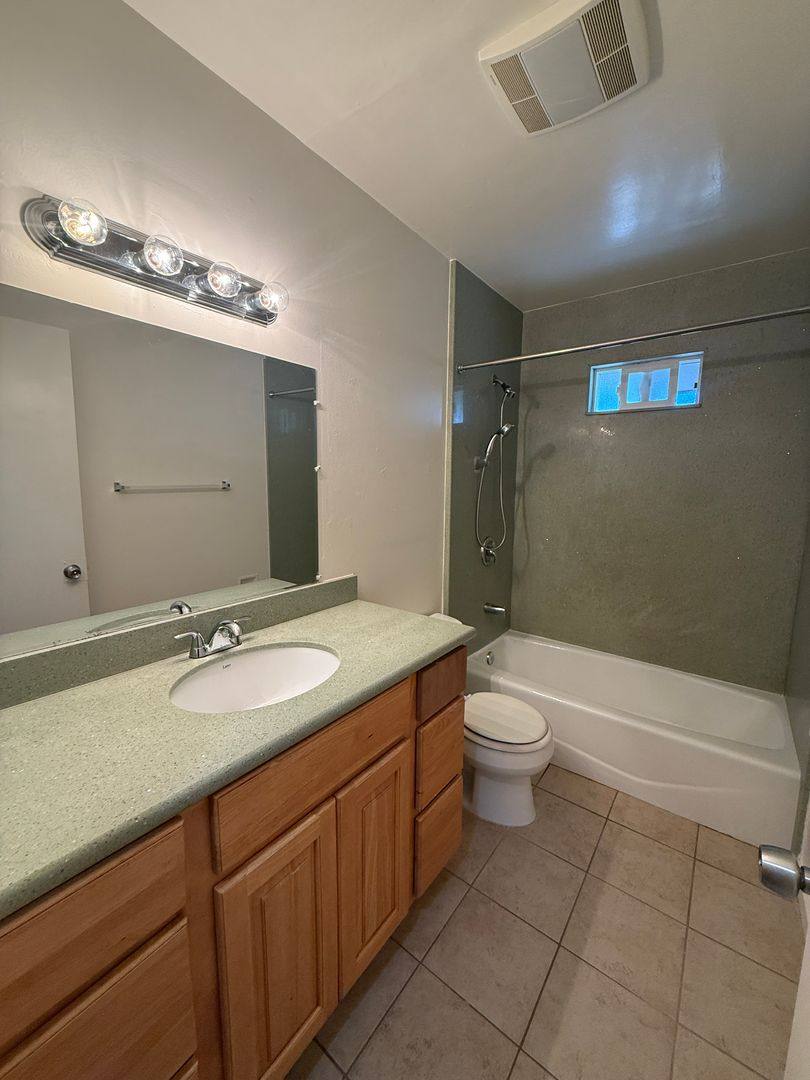Apartment for rent at 409 Taylor St, Fairfield, CA 94533